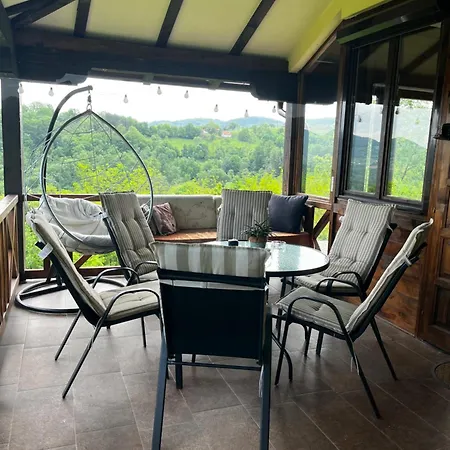 Lunija 고르니 밀라노바츠